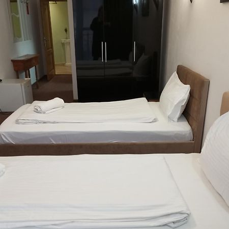 Rhc Royal Hotel Oradea Eksteriør bilde