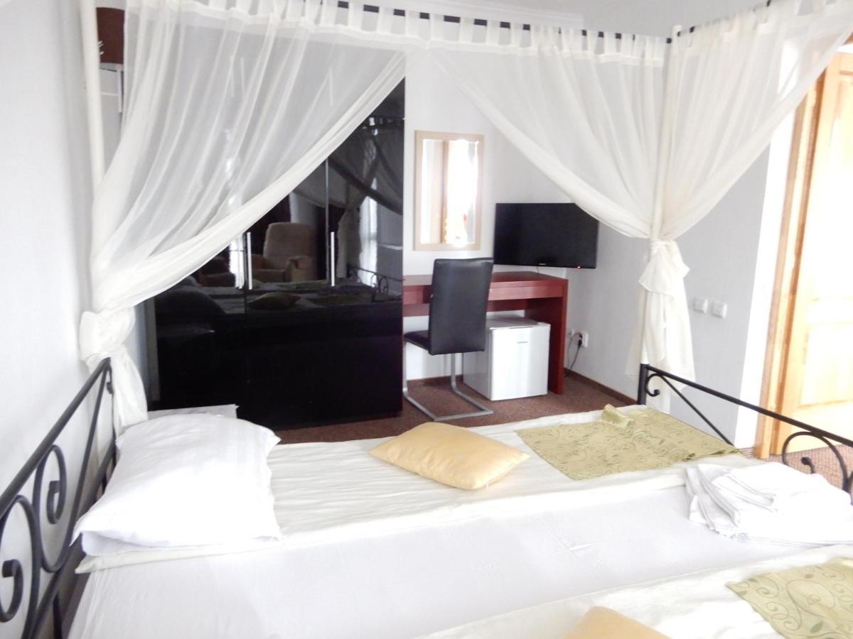 Rhc Royal Hotel Oradea Eksteriør bilde