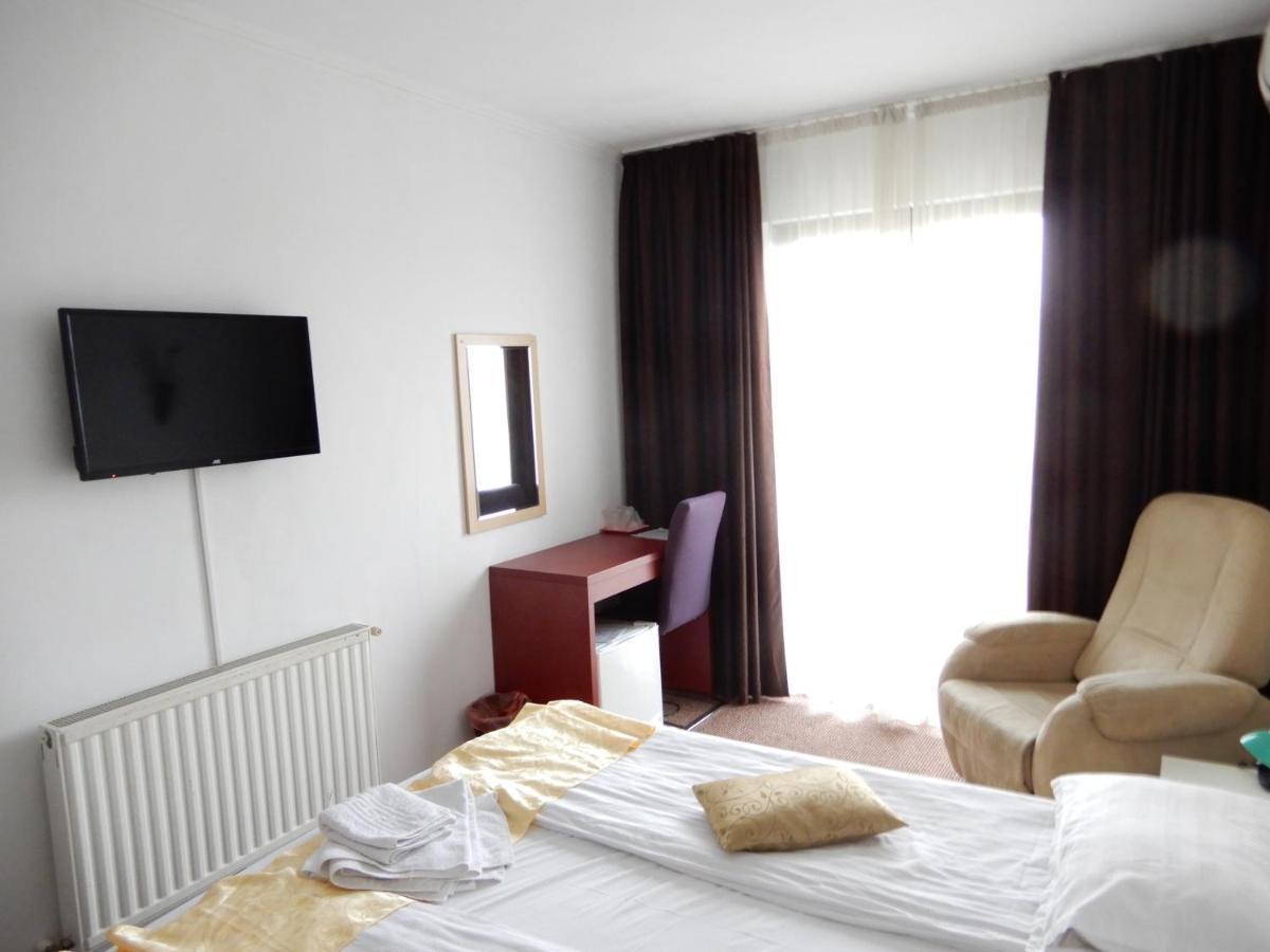Rhc Royal Hotel Oradea Eksteriør bilde