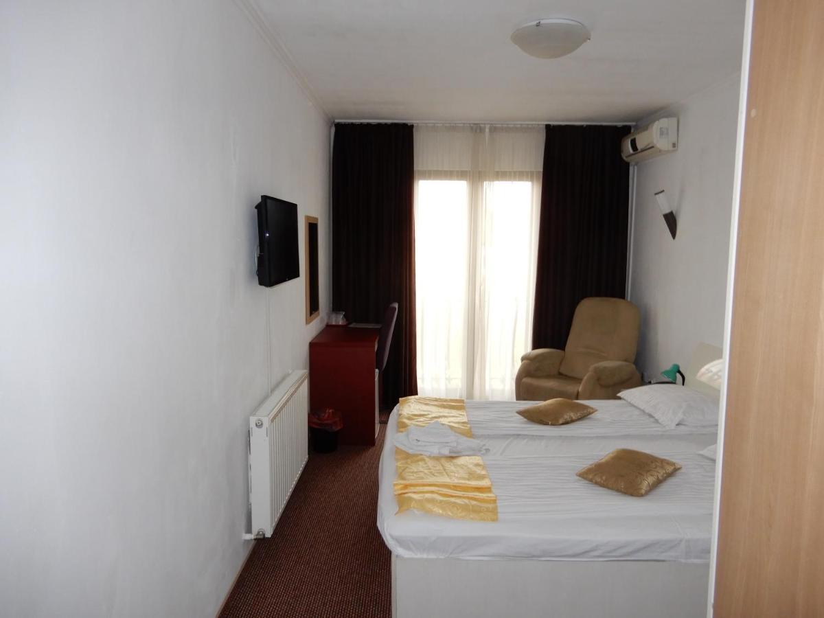 Rhc Royal Hotel Oradea Eksteriør bilde