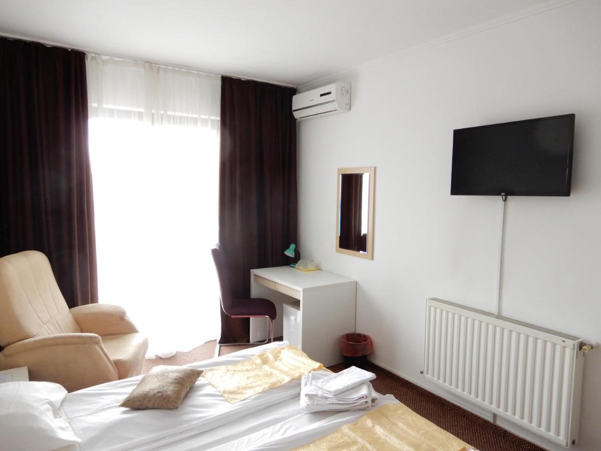 Rhc Royal Hotel Oradea Eksteriør bilde