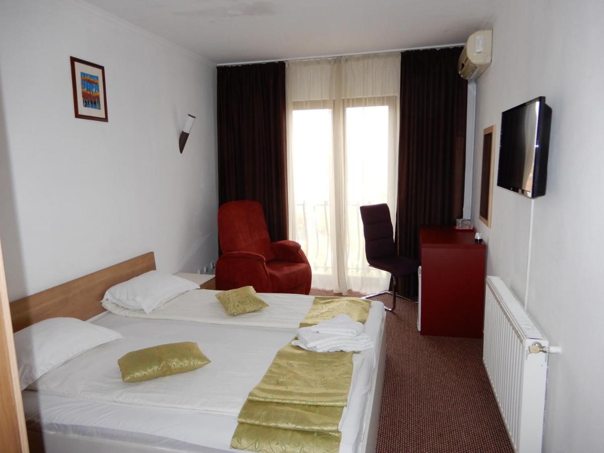 Rhc Royal Hotel Oradea Eksteriør bilde