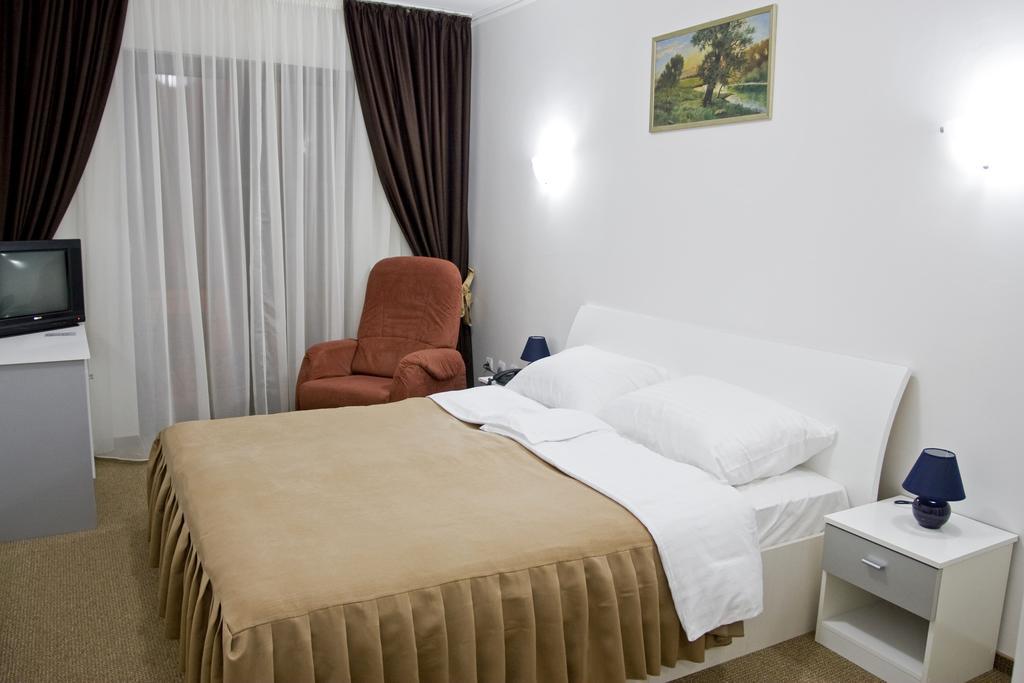 Rhc Royal Hotel Oradea Eksteriør bilde