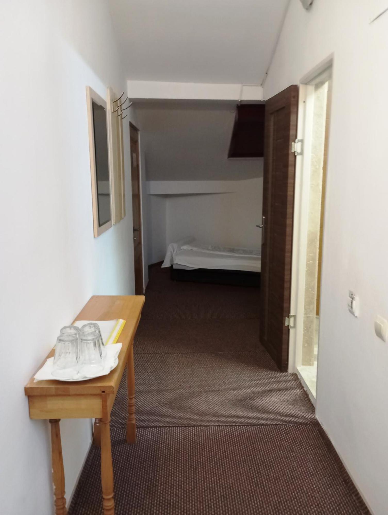 Rhc Royal Hotel Oradea Eksteriør bilde