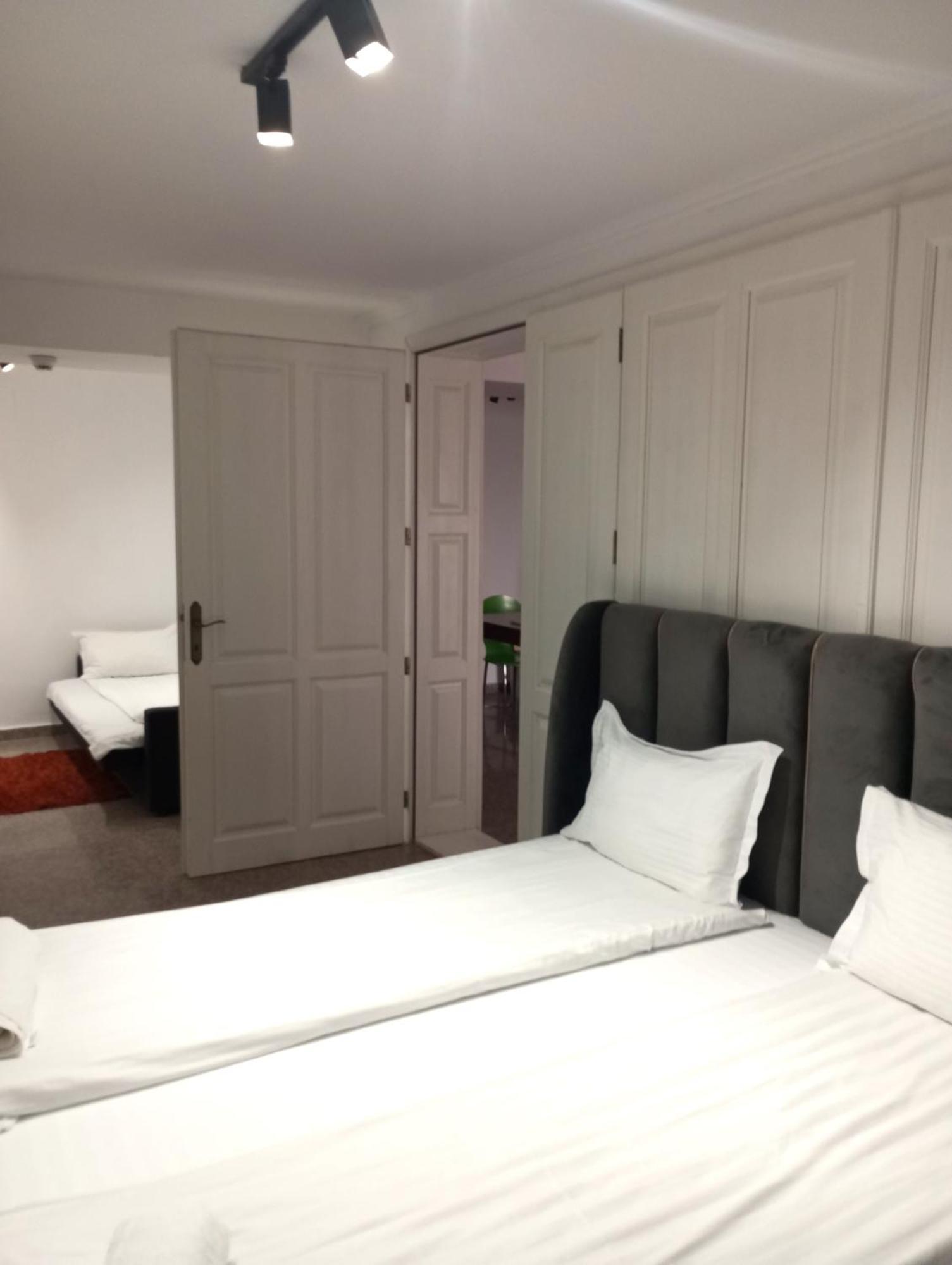 Rhc Royal Hotel Oradea Eksteriør bilde